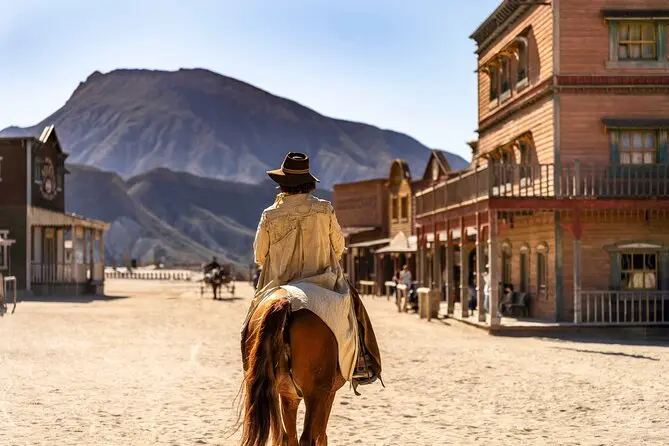  MINI HOLLYWOOD [EXP-2026-0634]